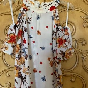 Women’s color shoulder